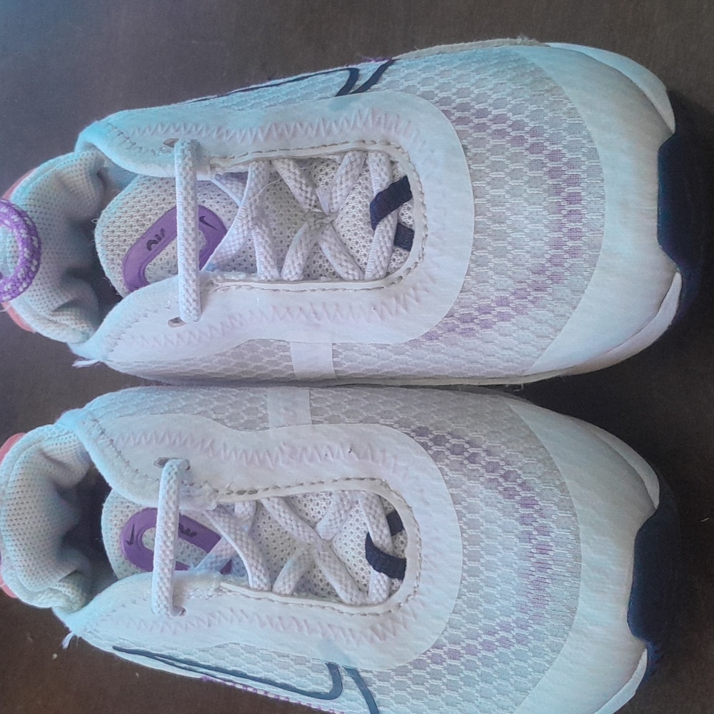 Nike girls size 7